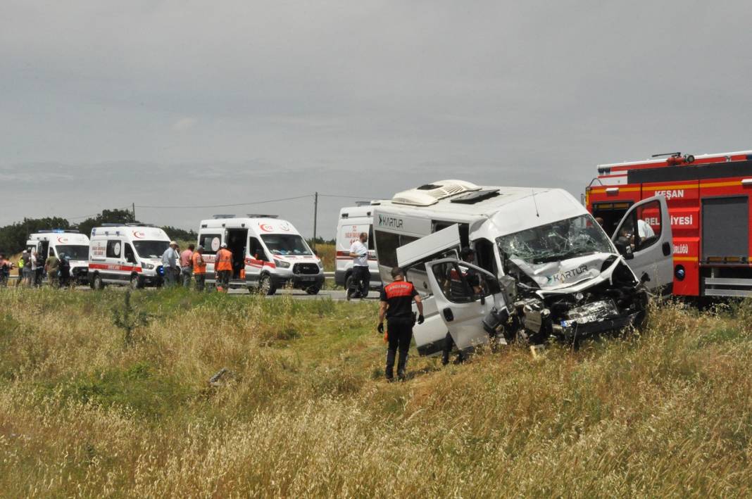 Personel servisi tankere çarptı: 14 yaralı 4